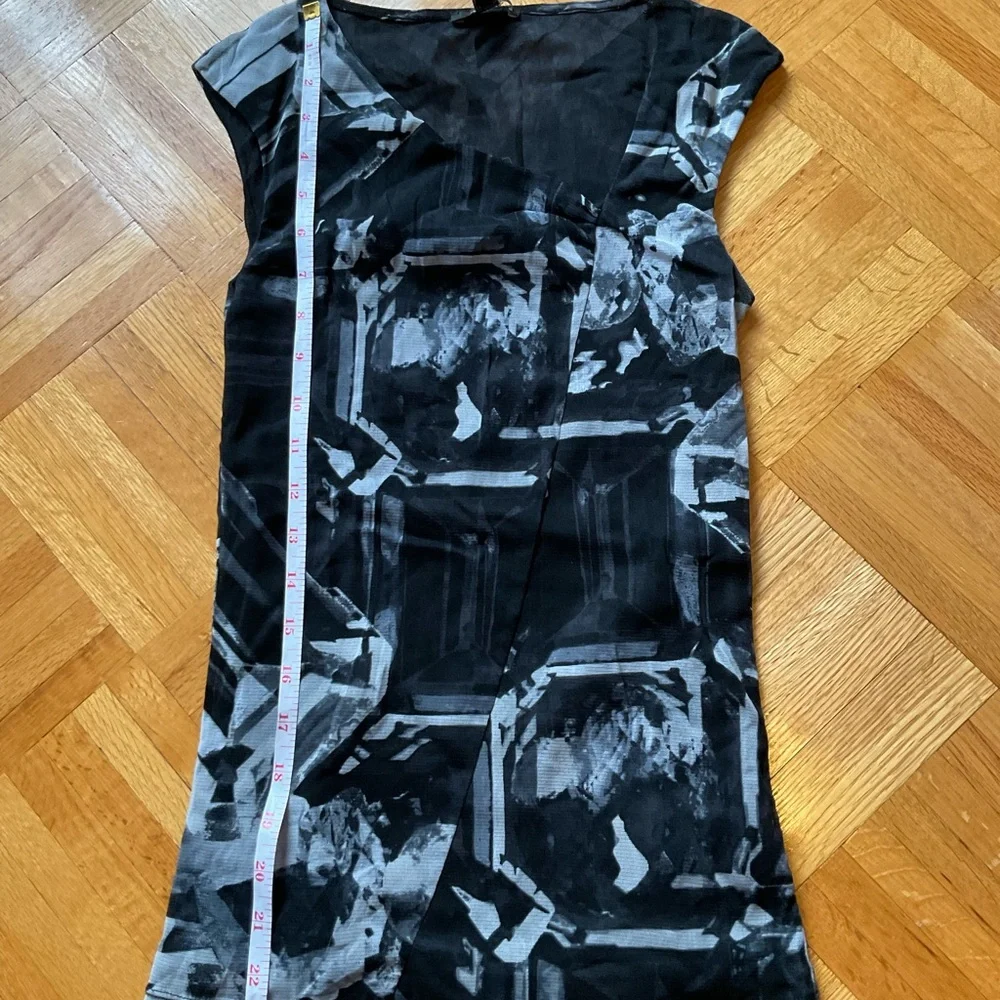 Black & Gray Geometric Print Sleeveless Top - Picture 5 of 7